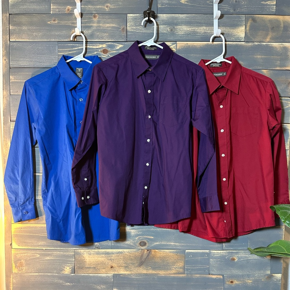 LIKE NEW!! Dockers Boy's Bundle of 3!! Casual Button Down Shirt